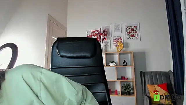 Alina Mills online show from July 9, 9:22 am