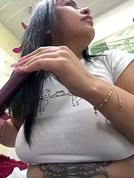  luna torres online show from February 21, 1:01 pm