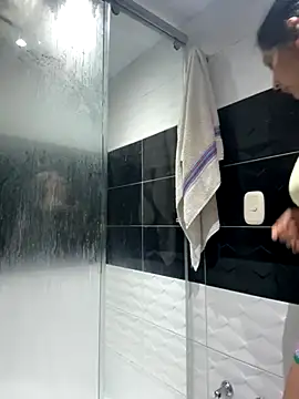 cloe small online show from November 14, 7:19 am