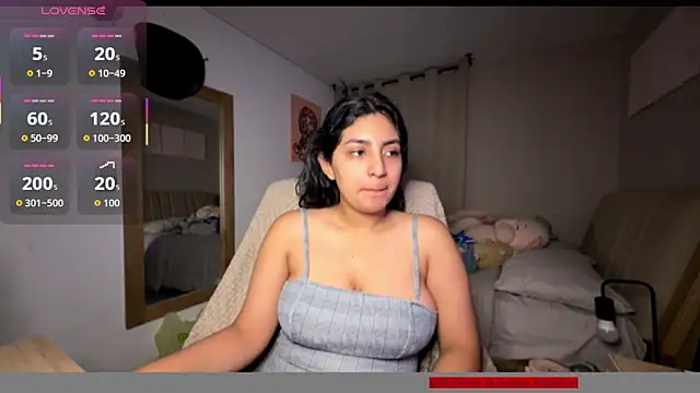 cloe small online show from October 15, 7:44 am