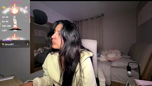 cloe small online show from October 22, 1:10 am