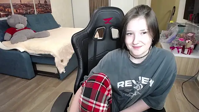 Kira Bakker online show from September 25, 5:33 pm