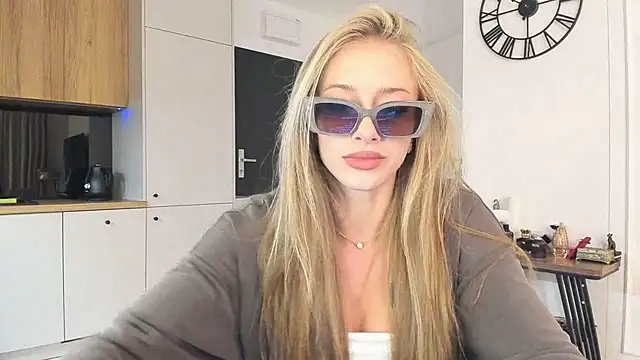 BARBIE 22888 online show from July 22, 7:59 pm