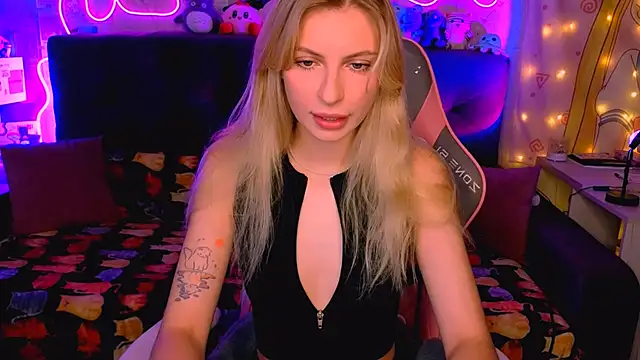 Maria Hunt online show from October 3, 4:50 am