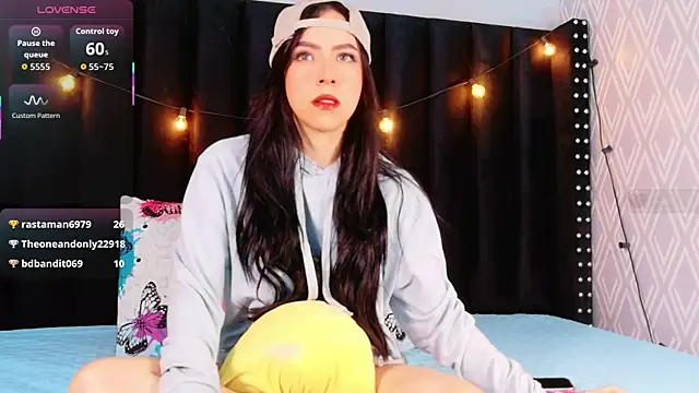 littleebluee online show from October 16, 3:09 am