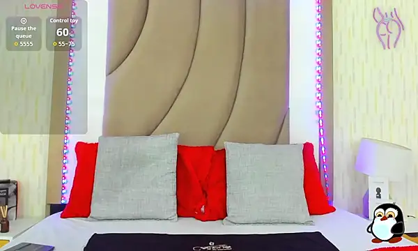 Snapshot of ThyaraJhons chatting on September 24, 12:15 pm ThyaraJhons online show from September 24, 12:15 pm