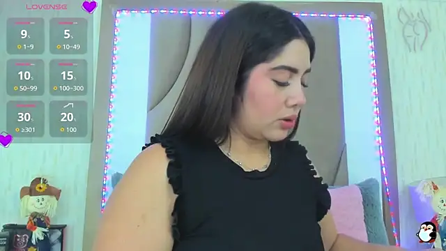 Snapshot of ThyaraJhons chatting on October 28, 12:22 pm ThyaraJhons online show from October 28, 12:22 pm