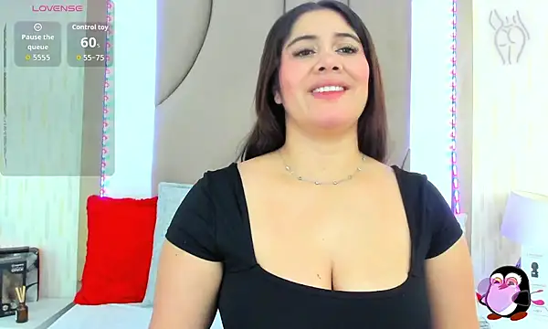 Snapshot of ThyaraJhons chatting on September 23, 12:03 pm ThyaraJhons online show from September 23, 12:03 pm