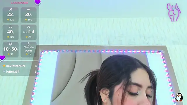 Snapshot of ThyaraJhons chatting on October 30, 12:39 pm ThyaraJhons online show from October 30, 12:39 pm