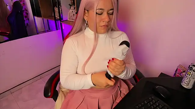 Snapshot of Amy_hoy69 chatting on October 18, 11:17 pm Amy hoy69 online show from October 18, 11:17 pm