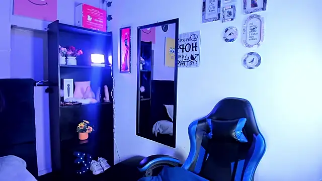 Snapshot of Amy_hoy69 chatting on September 27, 11:34 pm Amy hoy69 online show from September 27, 11:34 pm