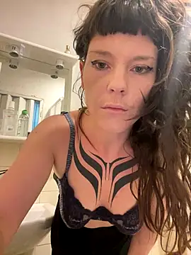 Snapshot of OniricFemme chatting on September 25, 3:38 am OniricFemme online show from September 25, 3:38 am