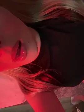 Snapshot of Aleksandrakis chatting on October 22, 8:14 pm Aleksandrakis online show from October 22, 8:14 pm