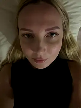 Snapshot of Aleksandrakis chatting on October 15, 5:48 pm Aleksandrakis online show from October 15, 5:48 pm