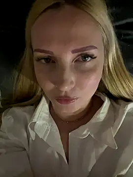 Snapshot of Aleksandrakis chatting on October 11, 9:39 pm Aleksandrakis online show from October 11, 9:39 pm