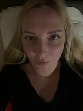 Snapshot of Aleksandrakis chatting on October 18, 10:22 pm Aleksandrakis online show from October 18, 10:22 pm