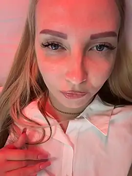 Snapshot of Aleksandrakis chatting on September 30, 10:32 am Aleksandrakis online show from September 30, 10:32 am