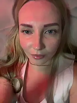 Snapshot of Aleksandrakis chatting on October 28, 8:25 pm Aleksandrakis online show from October 28, 8:25 pm