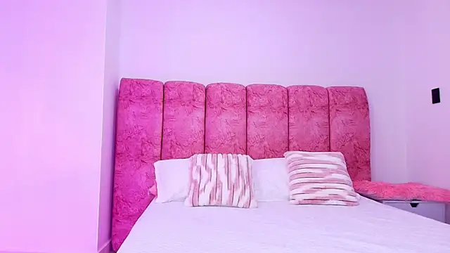 kendal rossi online show from November 10, 12:22 pm