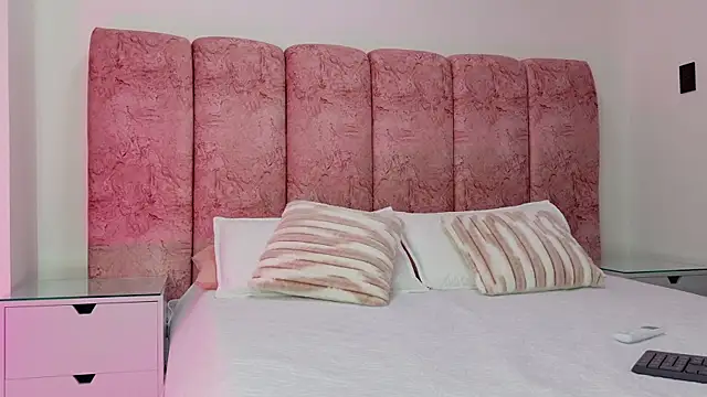 kendal rossi online show from January 11, 11:59 am