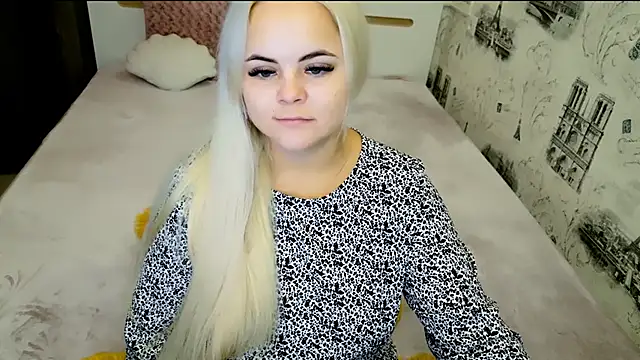 Snapshot of lovely-eyes chatting on October 13, 4:20 pm lovely-eyes online show from October 13, 4:20 pm