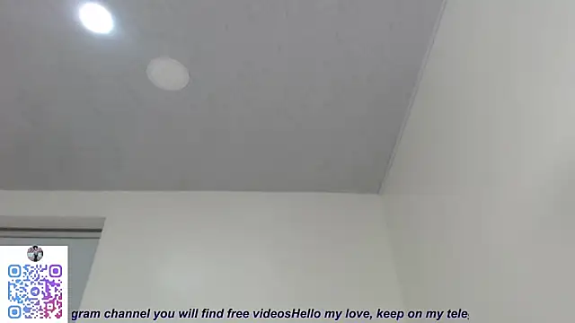 Snapshot of Kitty_Mifl chatting on October 4, 4:51 am Kitty Mifl online show from October 4, 4:51 am