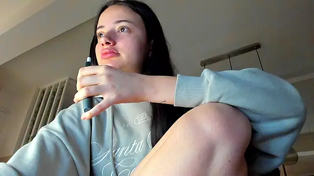 Snapshot of IreneVON chatting on October 28, 4:29 am IreneVON online show from October 28, 4:29 am