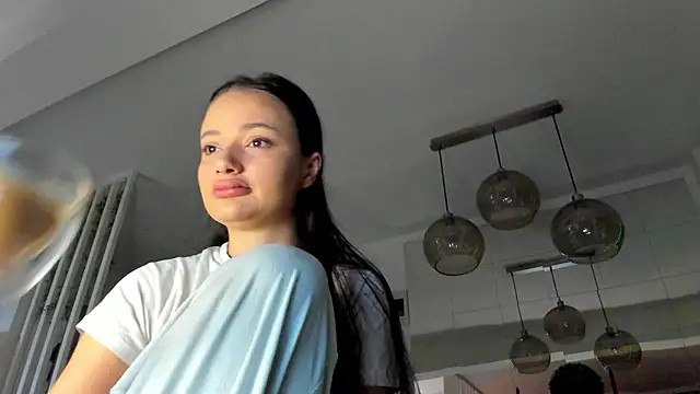 Snapshot of IreneVON chatting on October 21, 3:54 am IreneVON online show from October 21, 3:54 am