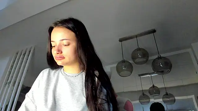 Snapshot of IreneVON chatting on October 4, 5:02 am IreneVON online show from October 4, 5:02 am