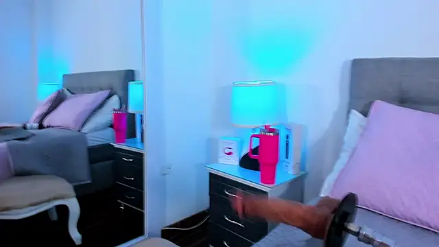 Samantha  Vega online show from October 1, 8:25 pm