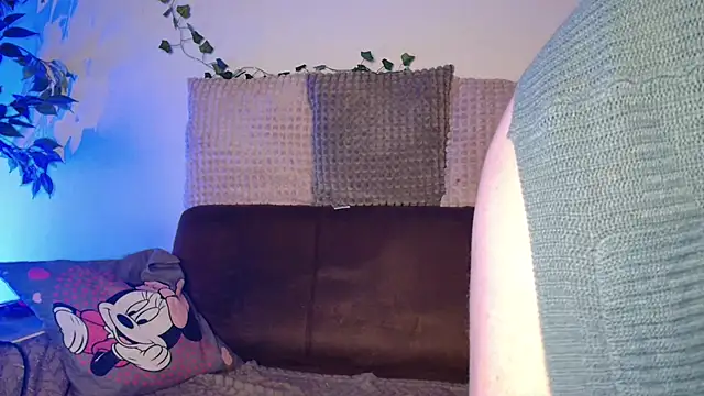 Snapshot of Jasmin-White chatting on September 18, 12:09 am Jasmin-White online show from September 18, 12:09 am