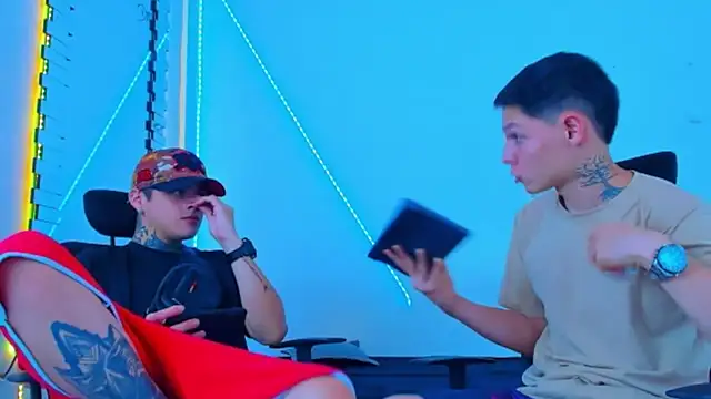 HOT boy2025 online show from October 20, 6:05 am