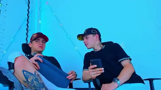 HOT boy2025 online show from October 7, 1:10 am