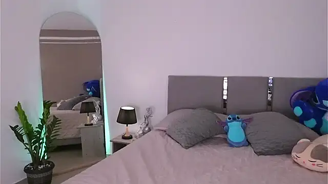 AnnyHizzle online show from September 18, 1:26 am