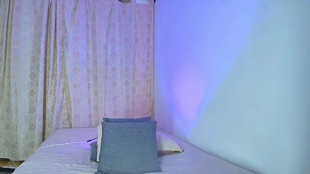 Tinny and Candy online show from April 16, 12:27 pm