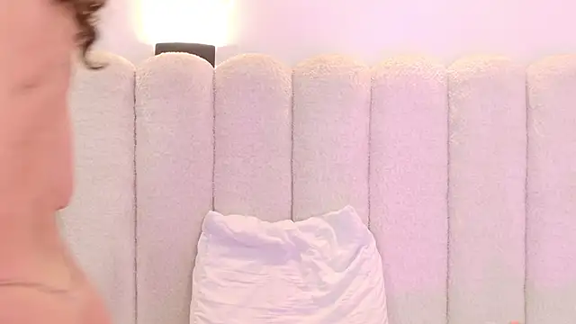 Juliabadlee online show from April 9, 12:13 am