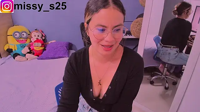 Snapshot of gigi_stephans chatting on October 26, 2:18 am gigi stephans online show from October 26, 2:18 am