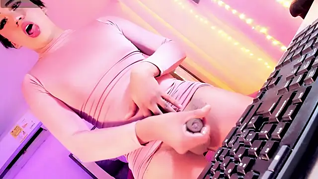 ShantalGirs online show from September 28, 3:50 pm