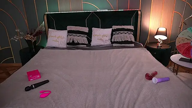 MonAmourrrR online show from October 6, 5:46 am