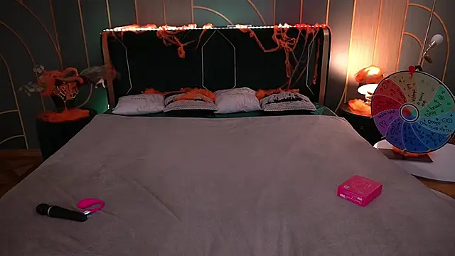 MonAmourrrR online show from October 20, 5:43 am