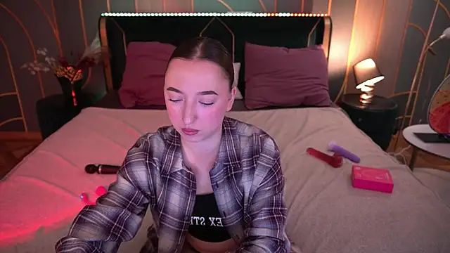 MonAmourrrR online show from September 20, 7:17 am