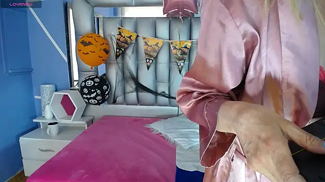 sophia ny online show from October 30, 2:18 pm