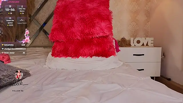 oceane becker online show from October 12, 4:31 pm