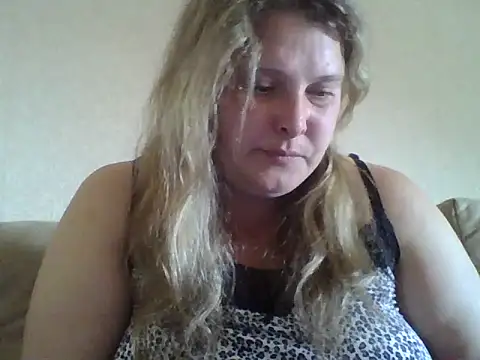 ParisMimi online show from May 8, 11:57 am