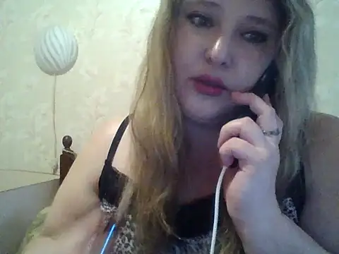 ParisMimi online show from May 2, 5:11 am