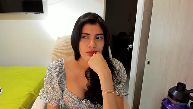 Snapshot of misstoya chatting on October 12, 10:45 pm misstoya online show from October 12, 10:45 pm