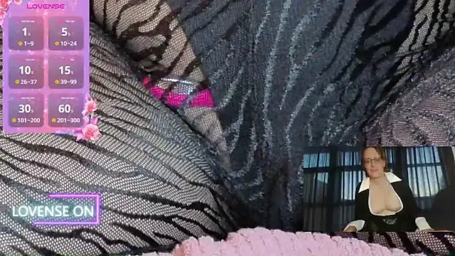 PernillaGirl online show from September 28, 4:45 pm