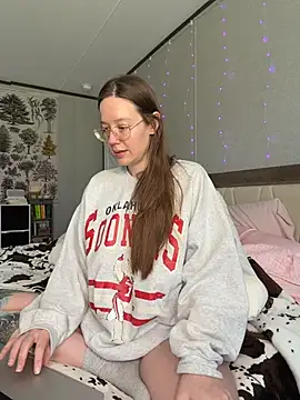 Sweetdee222x online show from July 10, 5:35 pm