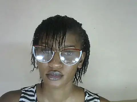 Pretty-emmie online show from September 19, 2:49 pm