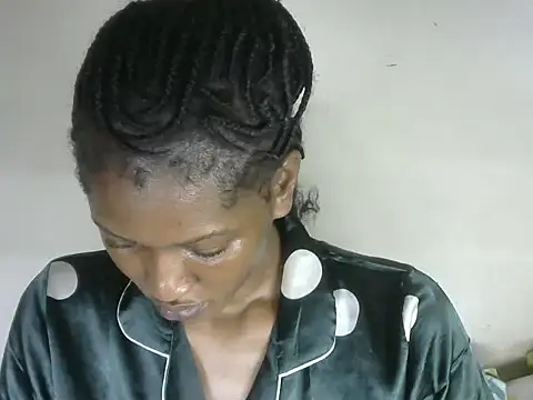 Pretty-emmie online show from November 2, 11:02 am